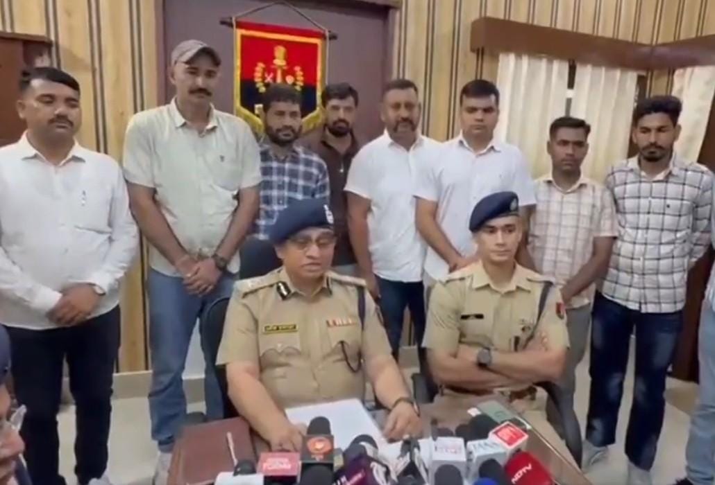 Heroin worth Rs 50 crore, 11 foreign-made pistols seized near India-Pak border in Bikaner 