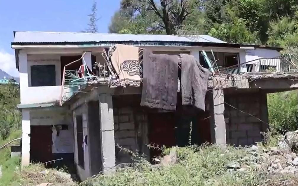 Himachal: School building in Kullu unfit for use after seven years of construction (Photo: IANS)