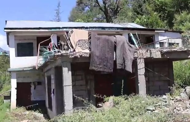 Himachal: School building in Kullu unfit for use after seven years of construction (Photo: IANS)