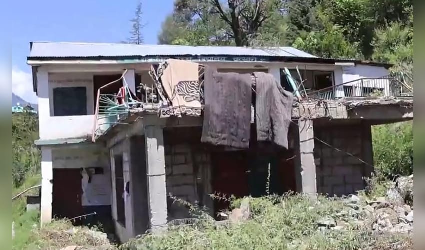 Himachal: School building in Kullu unfit for use after seven years of construction (Photo: IANS)