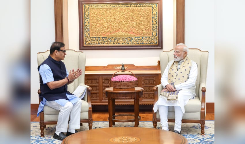 Himanta Sarma meets PM Modi; discusses Assam flood recovery efforts