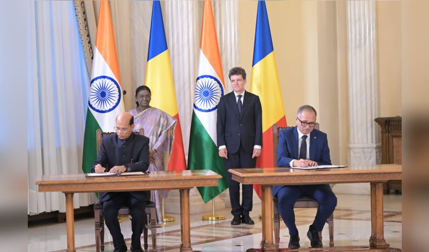 Huge scope to strengthen collaboration in defence manufacturing between India and Romania: MEA