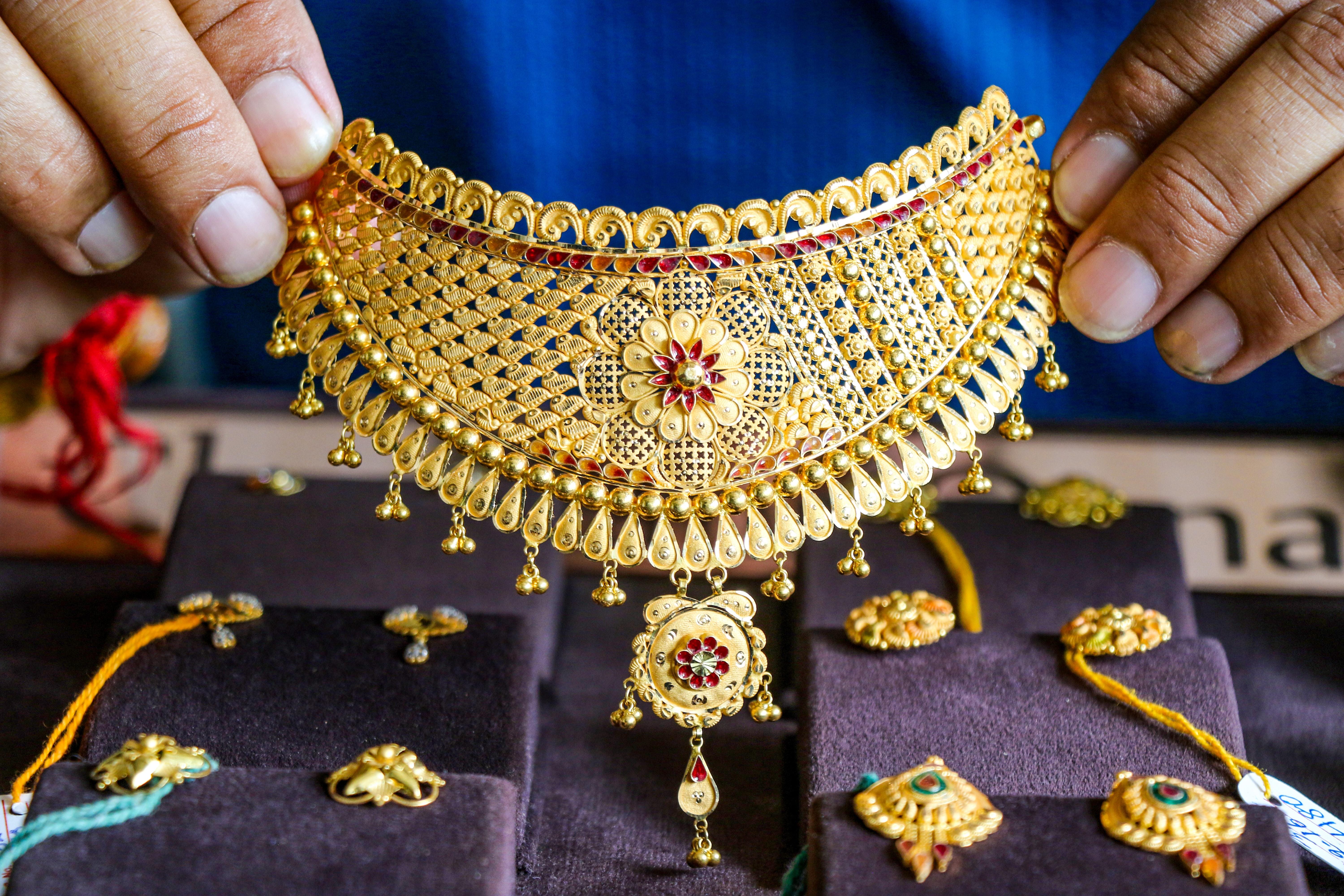 India's Q2 gold demand falls 6 pc; investment demand stays resilient 