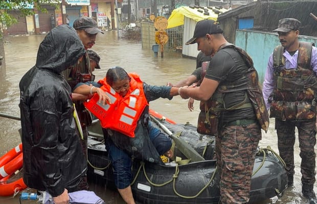 Indian Army rescues 34 in flood-hit Surat; rescue, relief ops continue in Gujarat