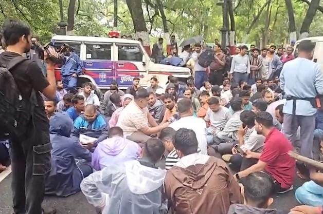 J'khand exam cancellations spark fresh protests; selected candidates storm Secretariat campus