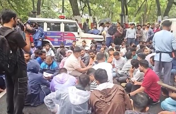 J'khand exam cancellations spark fresh protests; selected candidates storm Secretariat campus