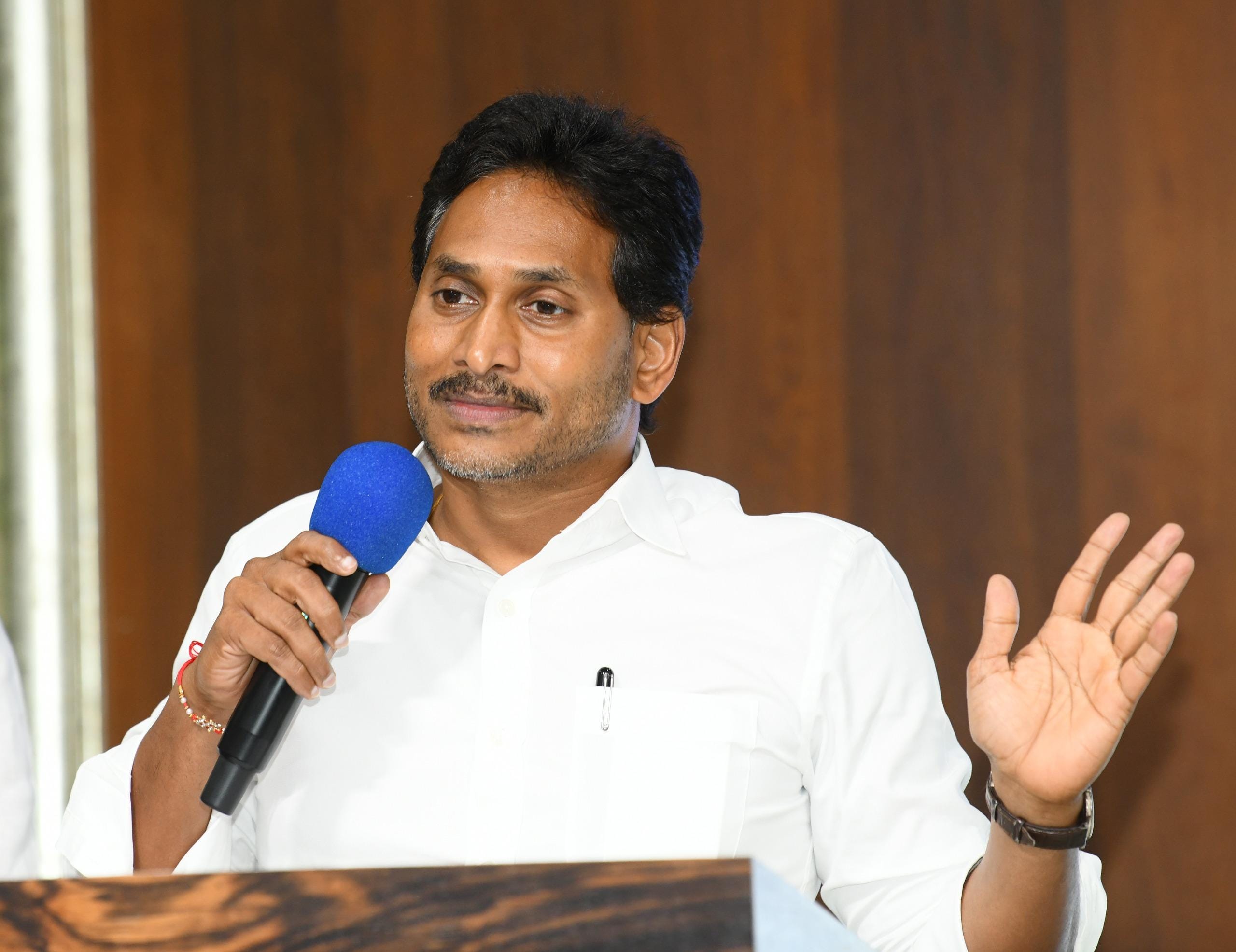 Jagan asks YSRCP cadres to get ready for local body polls