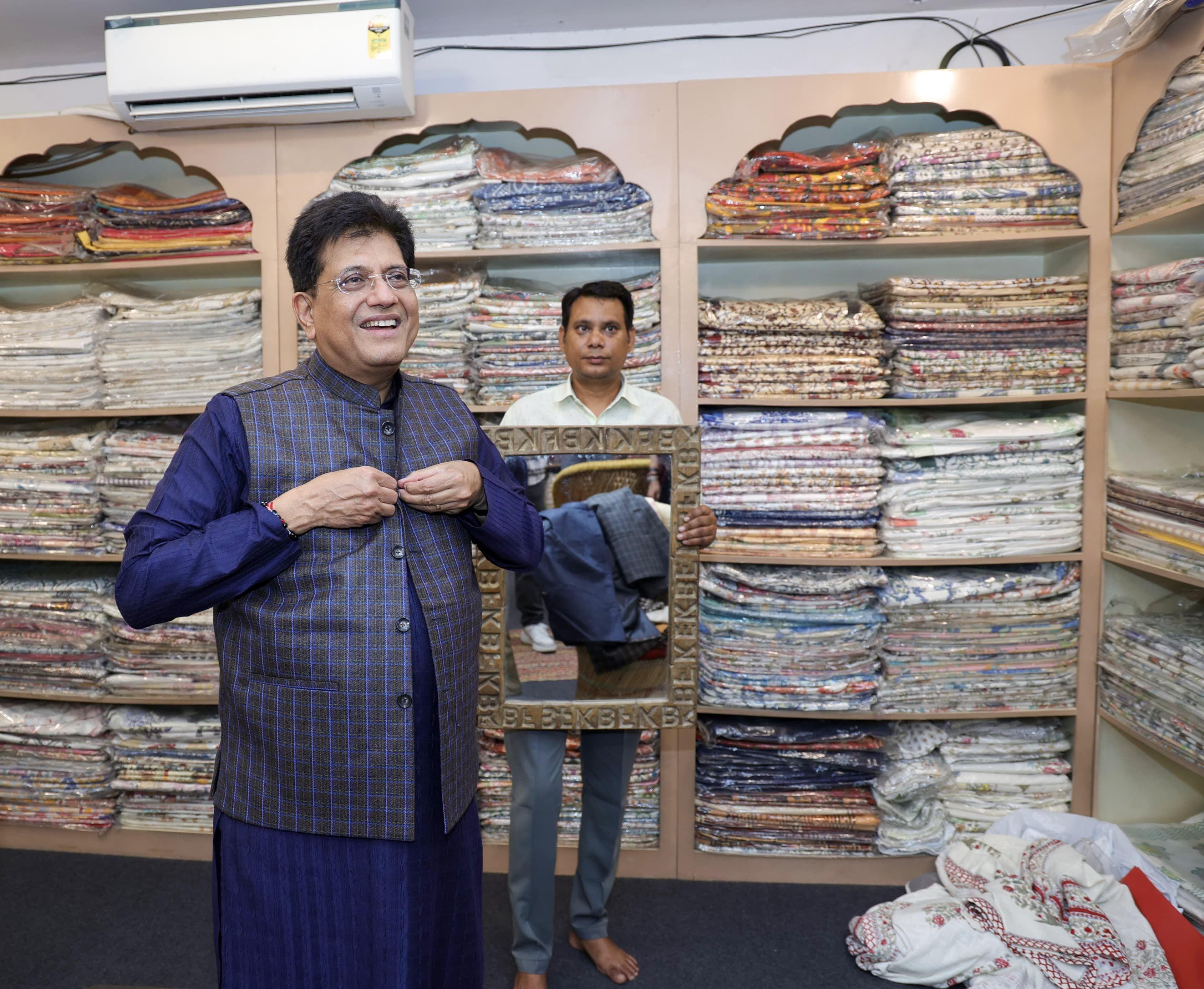 Jaipur: Piyush Goyal visits Khadi store