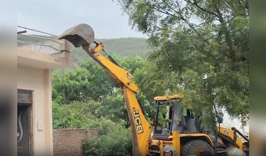 Jharkhand HC orders compensation for shopkeeper, calls bulldozer demolition illegal