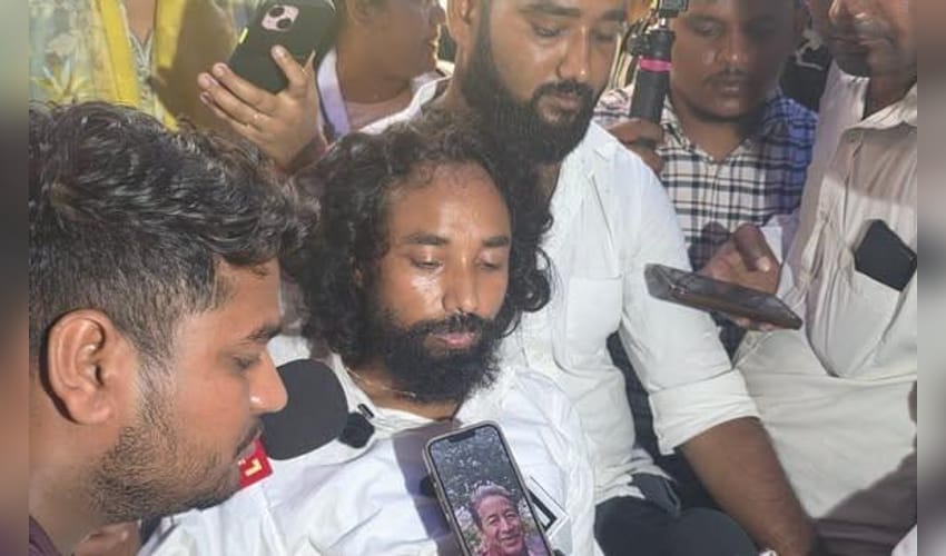 Jharkhand student leader on hunger strike takes water after Sonam Wangchuk's appeal, to continue stir