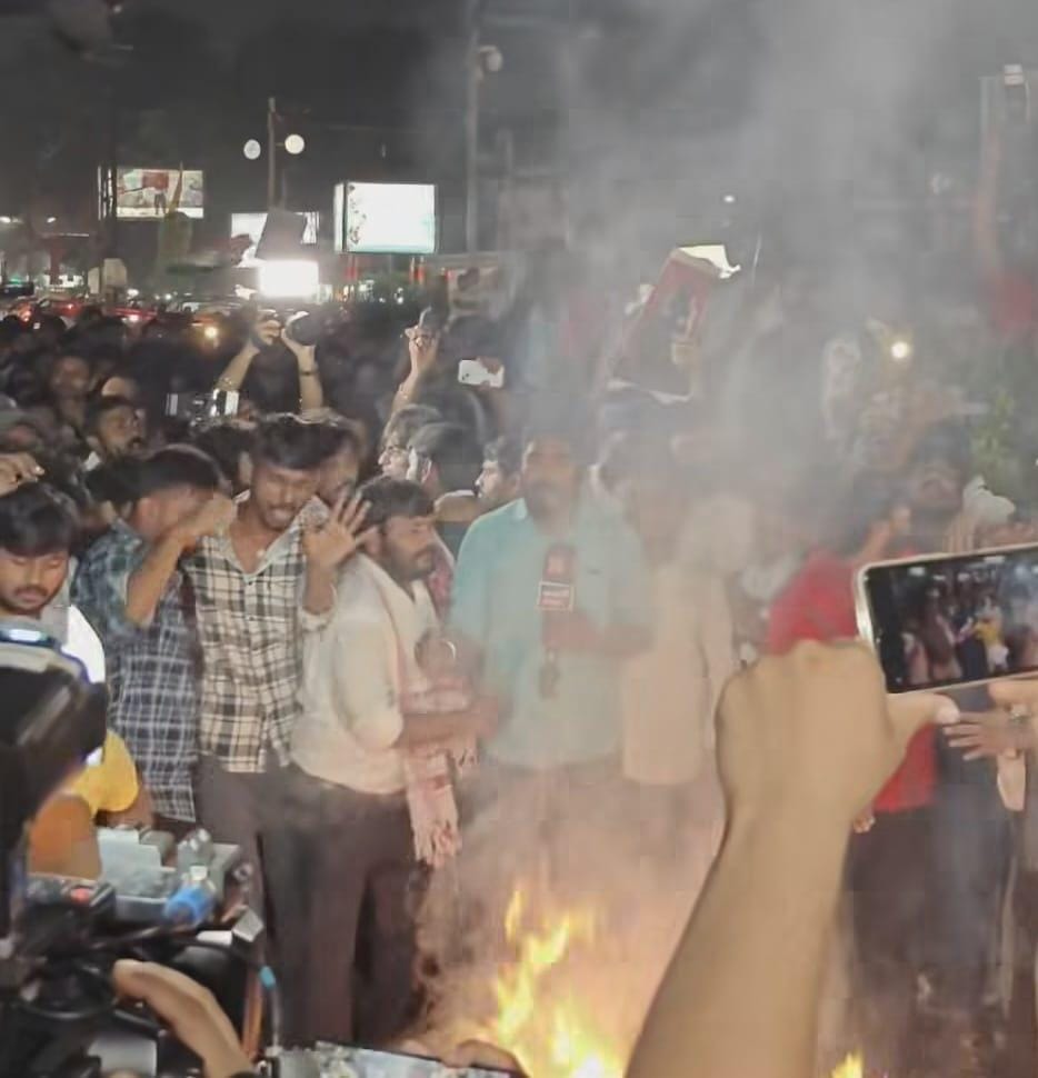 Jharkhand students stage protest march, burn effigies of four ministers; announce Tiranga Padyatra tomorrow 