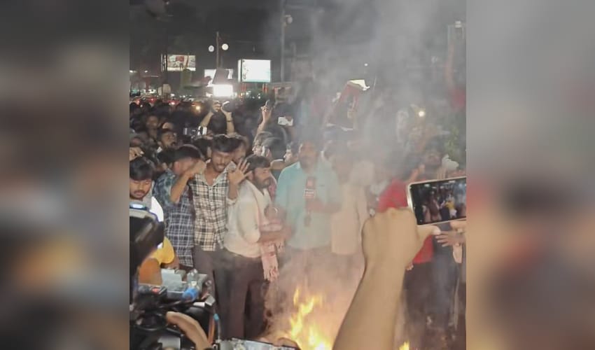 Jharkhand students stage protest march, burn effigies of four ministers; announce Tiranga Padyatra tomorrow