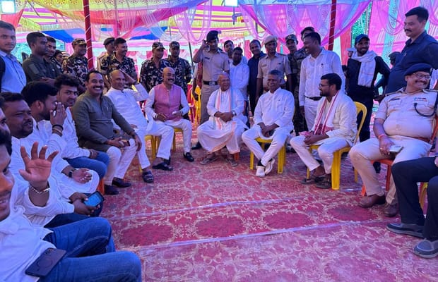 Jitan Ram Manjhi unveils ancestors' statues in Gaya, becomes emotional during ceremony