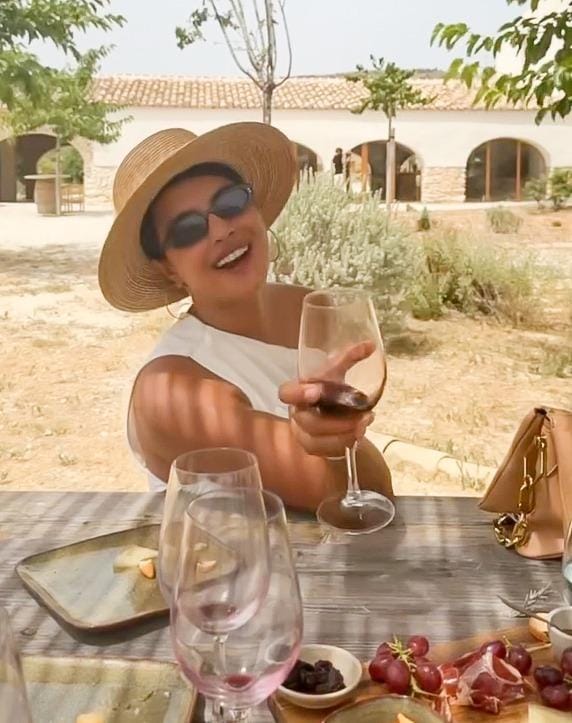 Joe Jonas sips on ‘grape juice’ with ‘sis’ Priyanka Chopra Jonas 