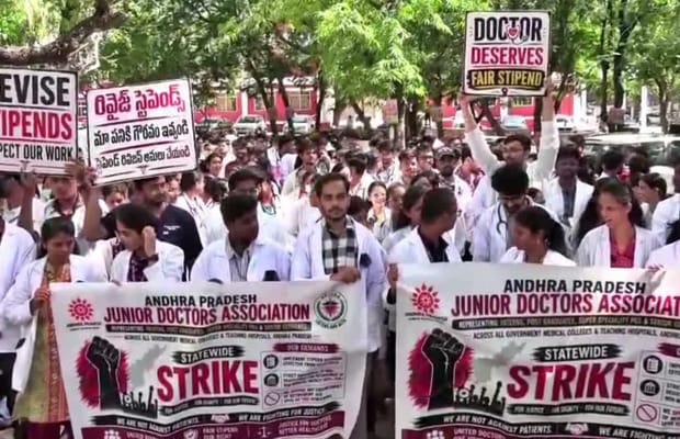 Junior doctors across Andhra Pradesh intensify strike to demand hike in stipend