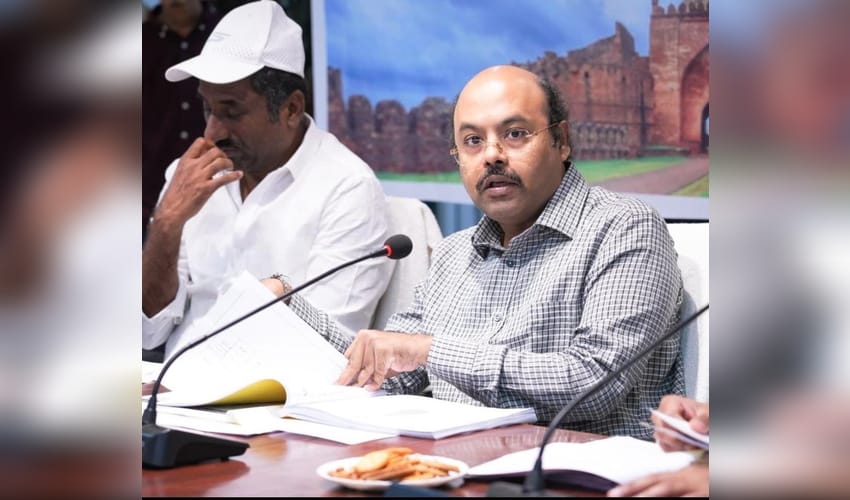 K'taka Minister Yathindra defends father Siddaramaiah amid allegations over Cabinet berths for AHINDA leaders