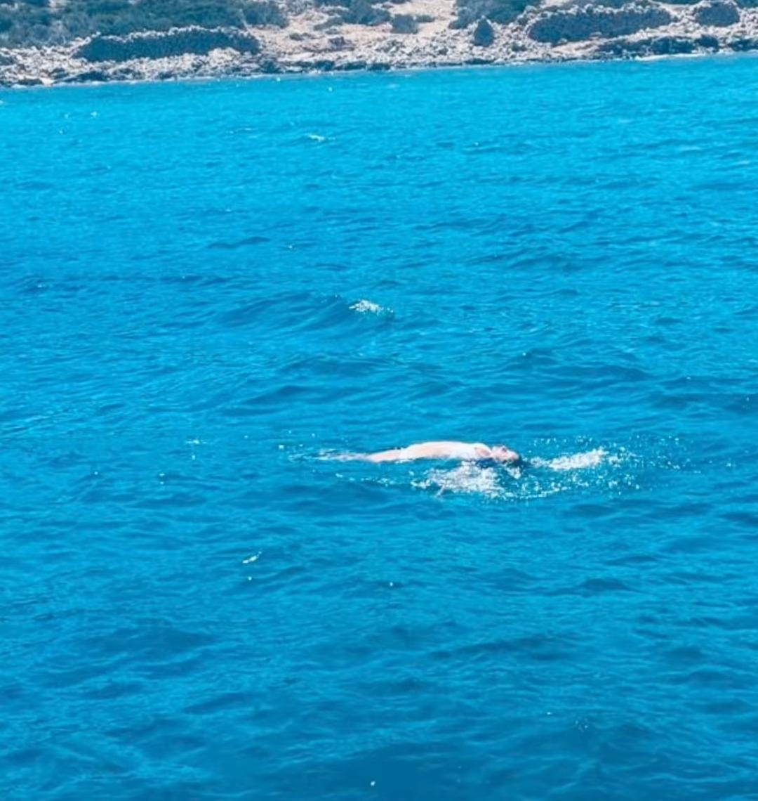 Kareena Kapoor swims in the middle of the Aegean Sea during her Greece vacation