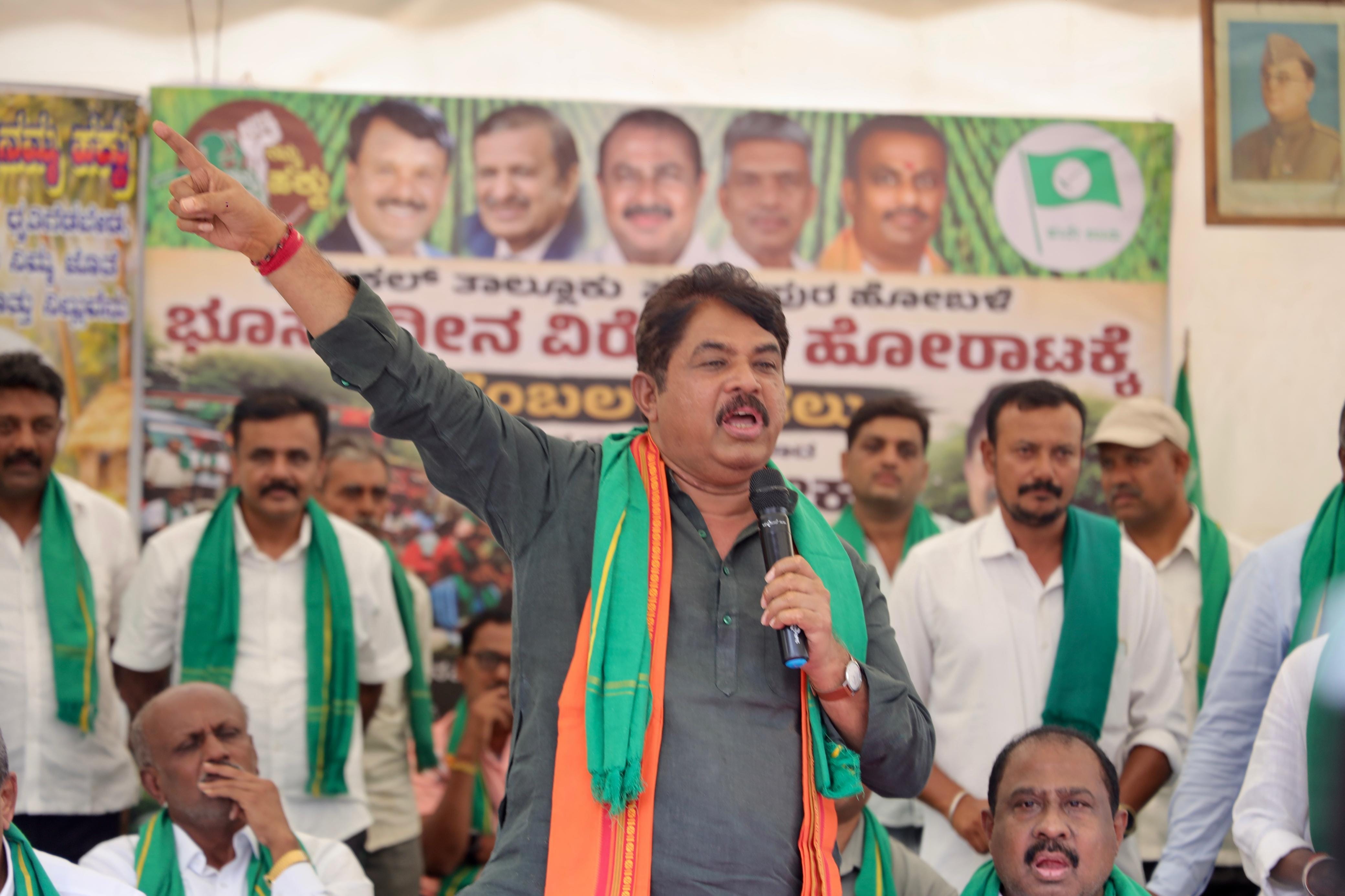 Karnataka BJP hits back at Congress over Nagendra's resignation, asks 'what justice for Dalits?'