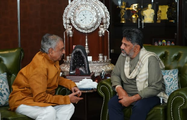 Karnataka Council Chairman Horatti meets CM Shivakumar as Cong prepares no-confidence motion