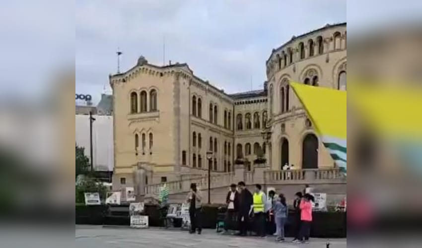 Kashmiri diaspora protest outside Norway Parliament, condemns Pak forces' brutalities in PoK