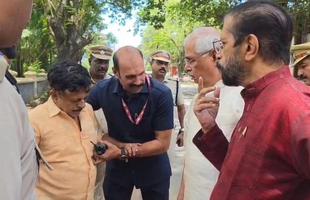 Kerala Governor Arlekar turns Good Samaritan, stops convoy to help ailing man on road