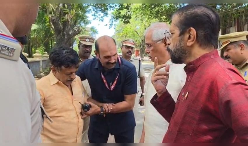 Kerala Governor Arlekar turns Good Samaritan, stops convoy to help ailing man on road