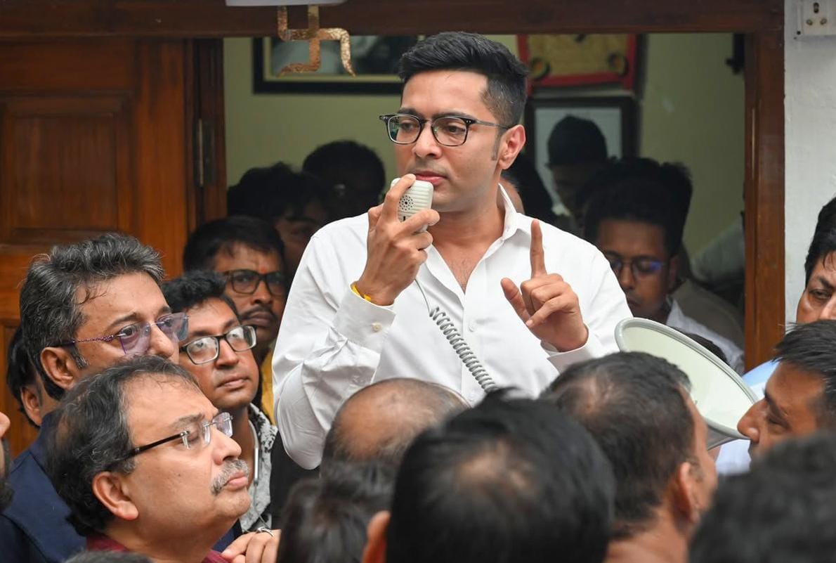 Kolkata: Abhishek Banerjee meets TMC workers