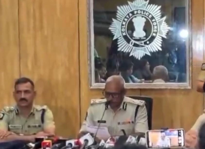 Kolkata Police to patrol outside banks, instructions laid to OCs to prevent crime (Photo: @SouleFacts/X)