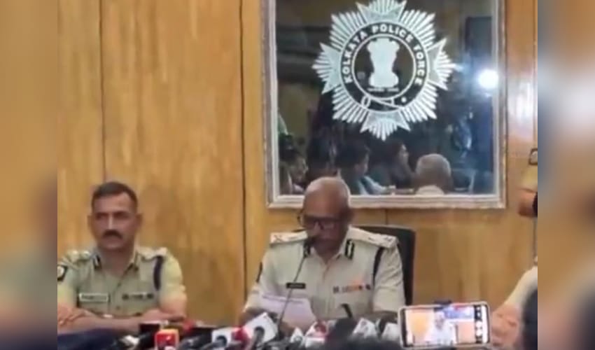 Kolkata Police to patrol outside banks, instructions laid to OCs to prevent crime (Photo: @SouleFacts/X)