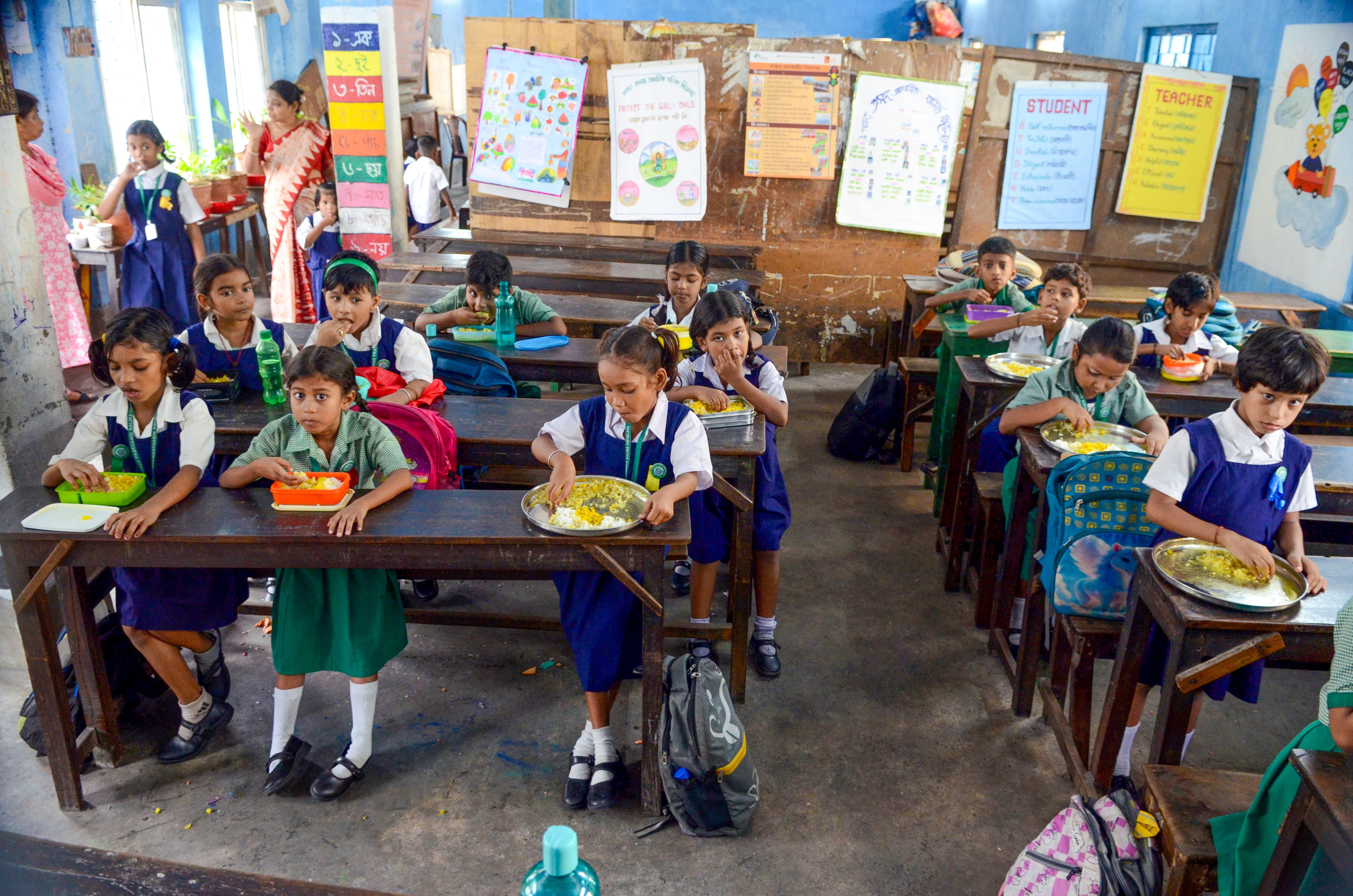 Kolkata: Primary School Students Receive Mid-Day Meals