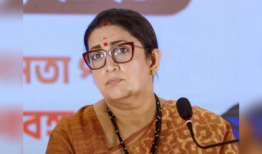 Kolkata: Smriti Irani Addresses Press Meet