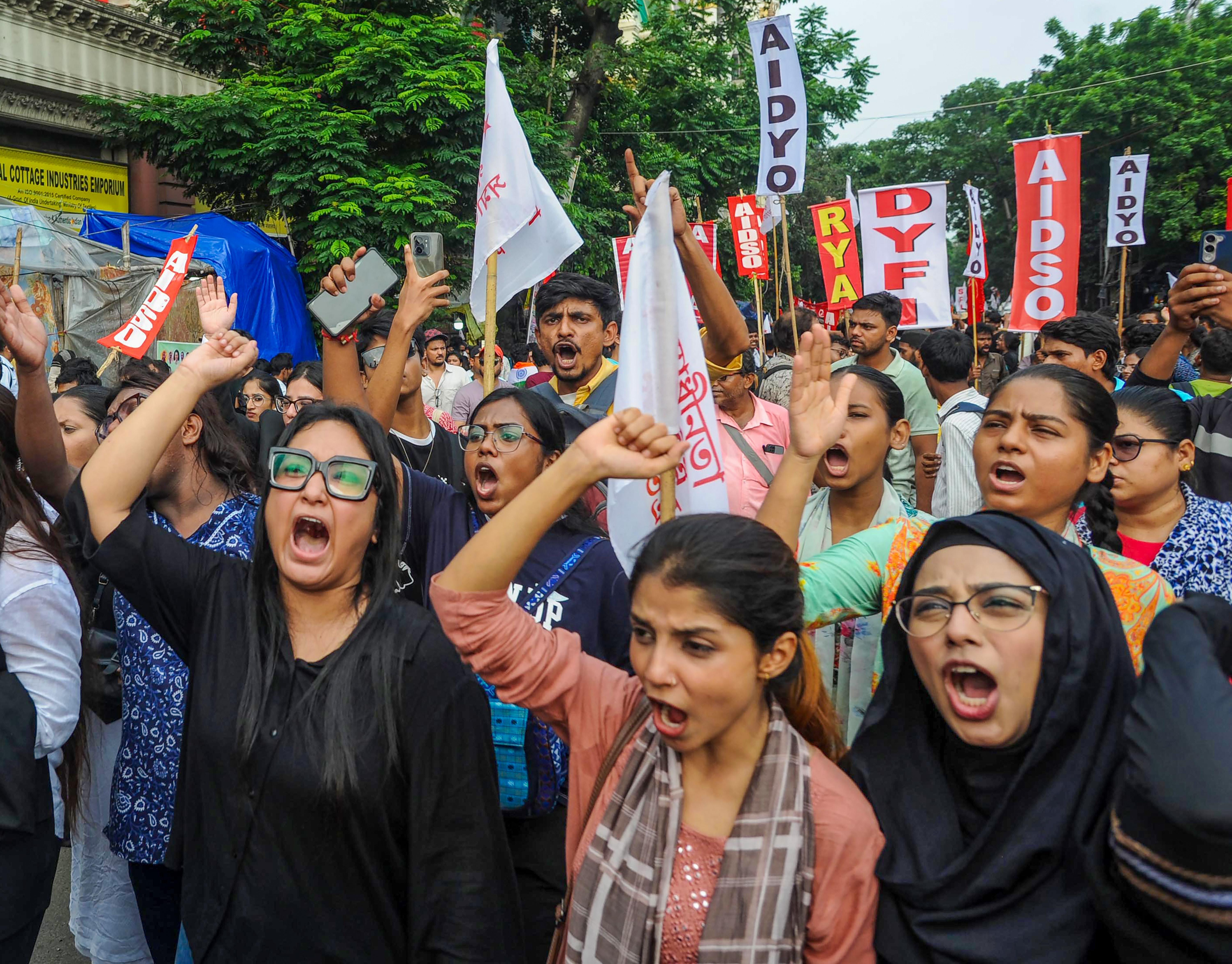 Kolkata: Students protest over alleged NEET paper leak