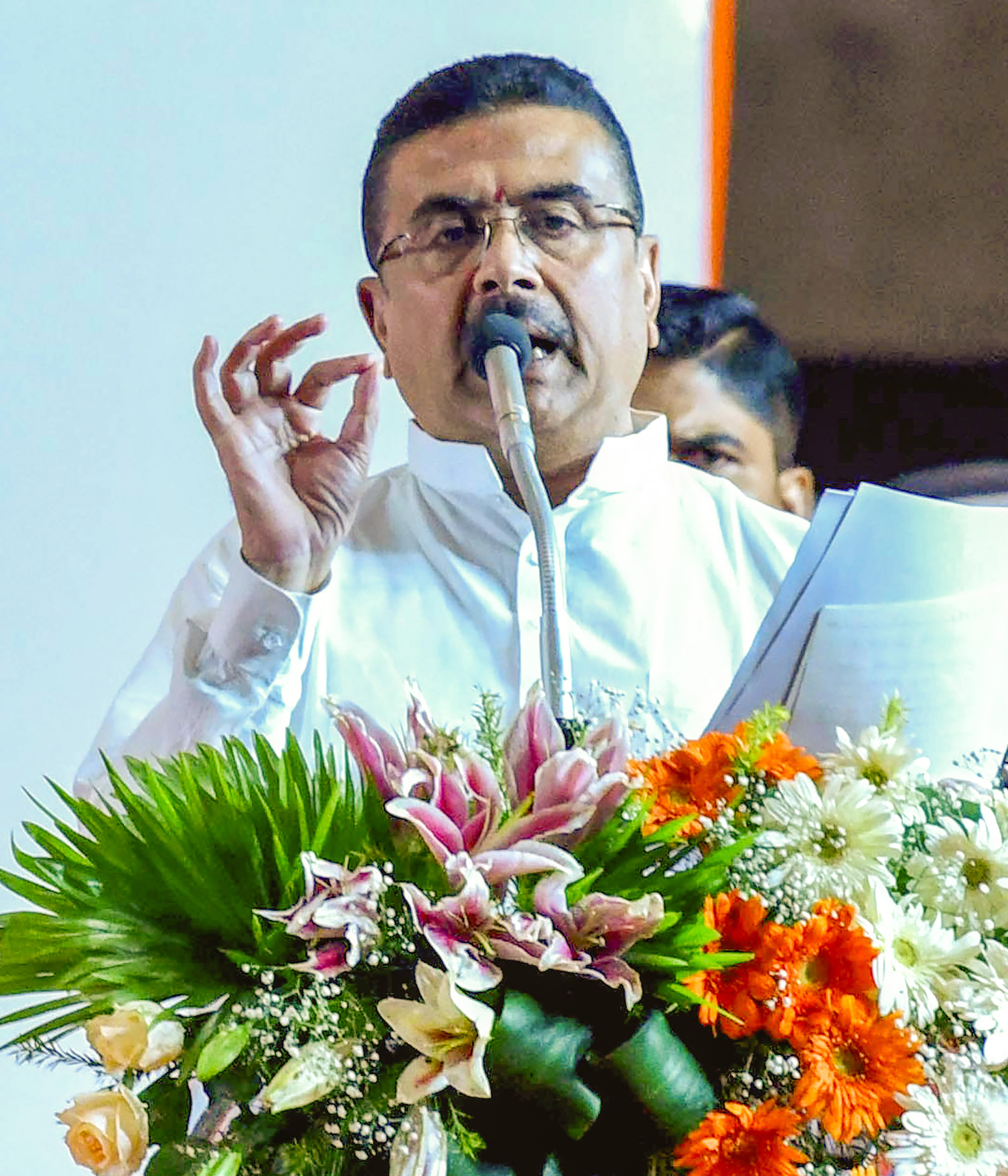 Kolkata: Suvendu Adhikari reviews Durga Puja preparations  