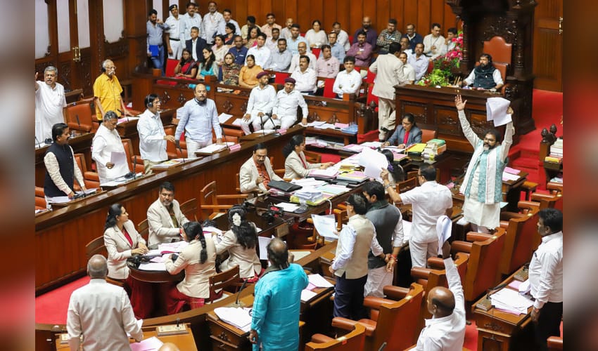 K’taka: BJP, JD-S disrupt Assembly over tribal welfare scam (Photo: IANS)