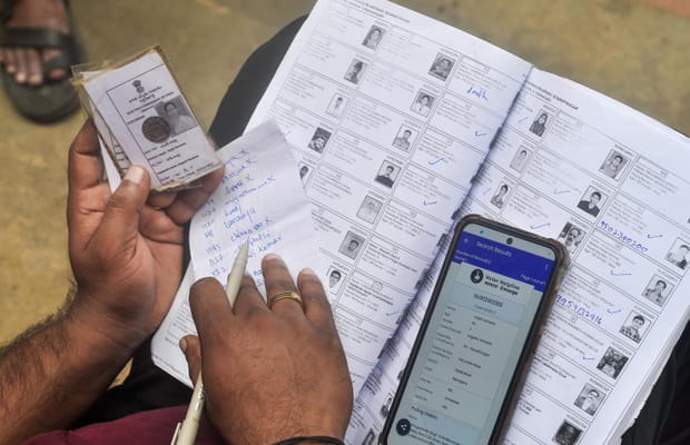 K’taka: EC revises SIR schedule, final roll on Oct 27 (Photo: IANS)