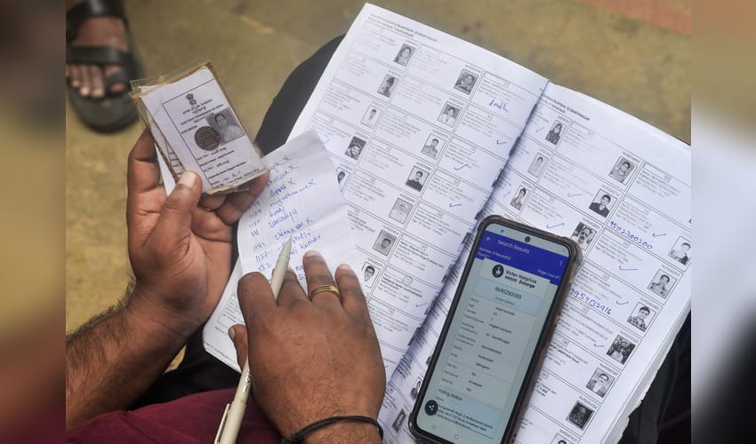 K’taka: EC revises SIR schedule, final roll on Oct 27 (Photo: IANS)