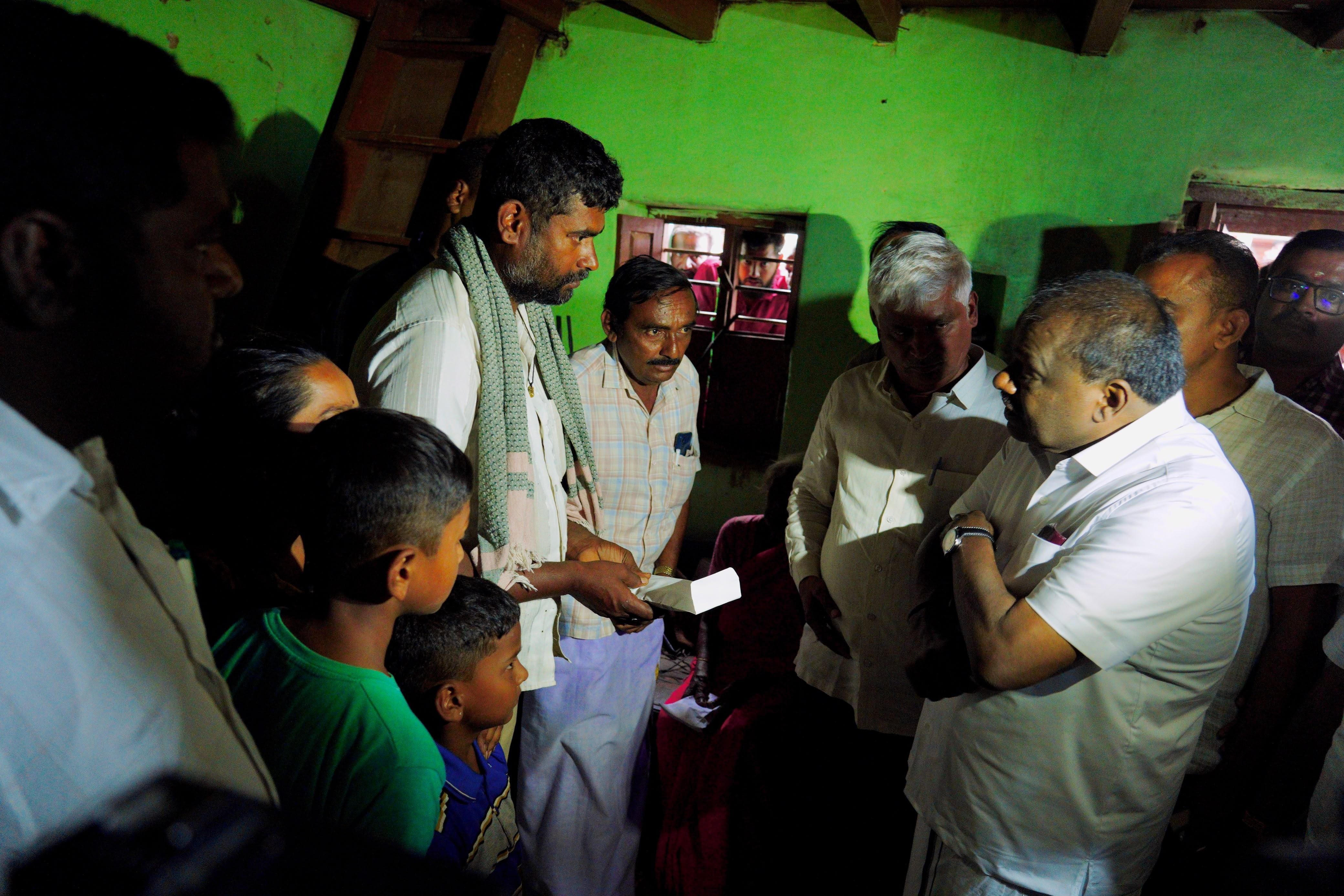 Kumaraswamy blames K’taka govt for farmer couple’s suicide in Mandya (Photo: IANS)