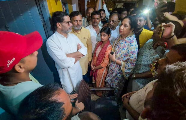 Lakhisarai: Prashant Kishor meets stampede victims' families