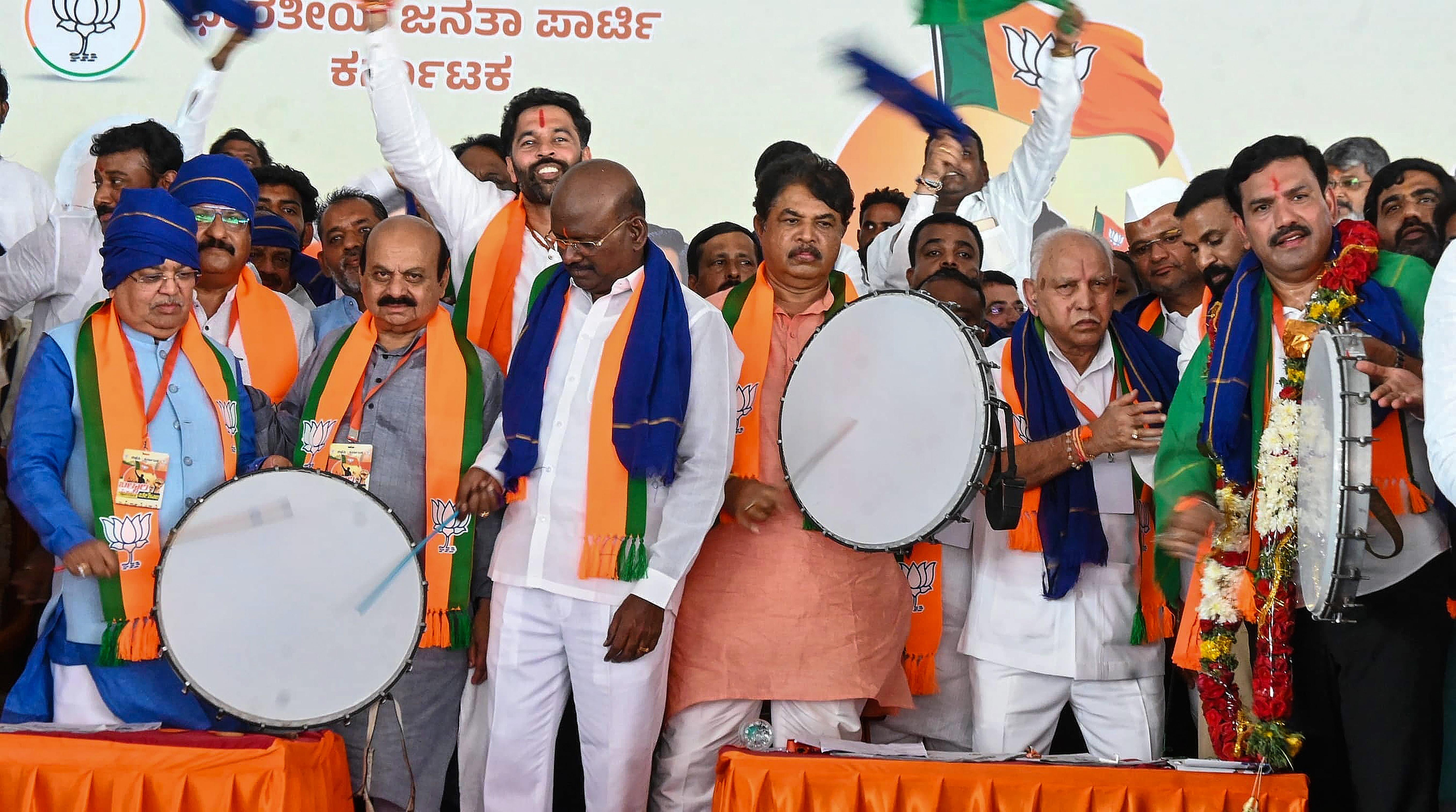 Lingasugur: BJP leaders take out Bellary Chalo Padayatra