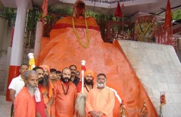 Lord Shiva’s holy mace, ‘Chhari Mubarak’ leaves for Amarnath cave shrine