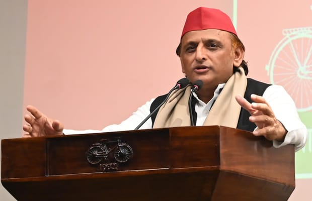 Lucknow: Akhilesh Yadav addresses press conference