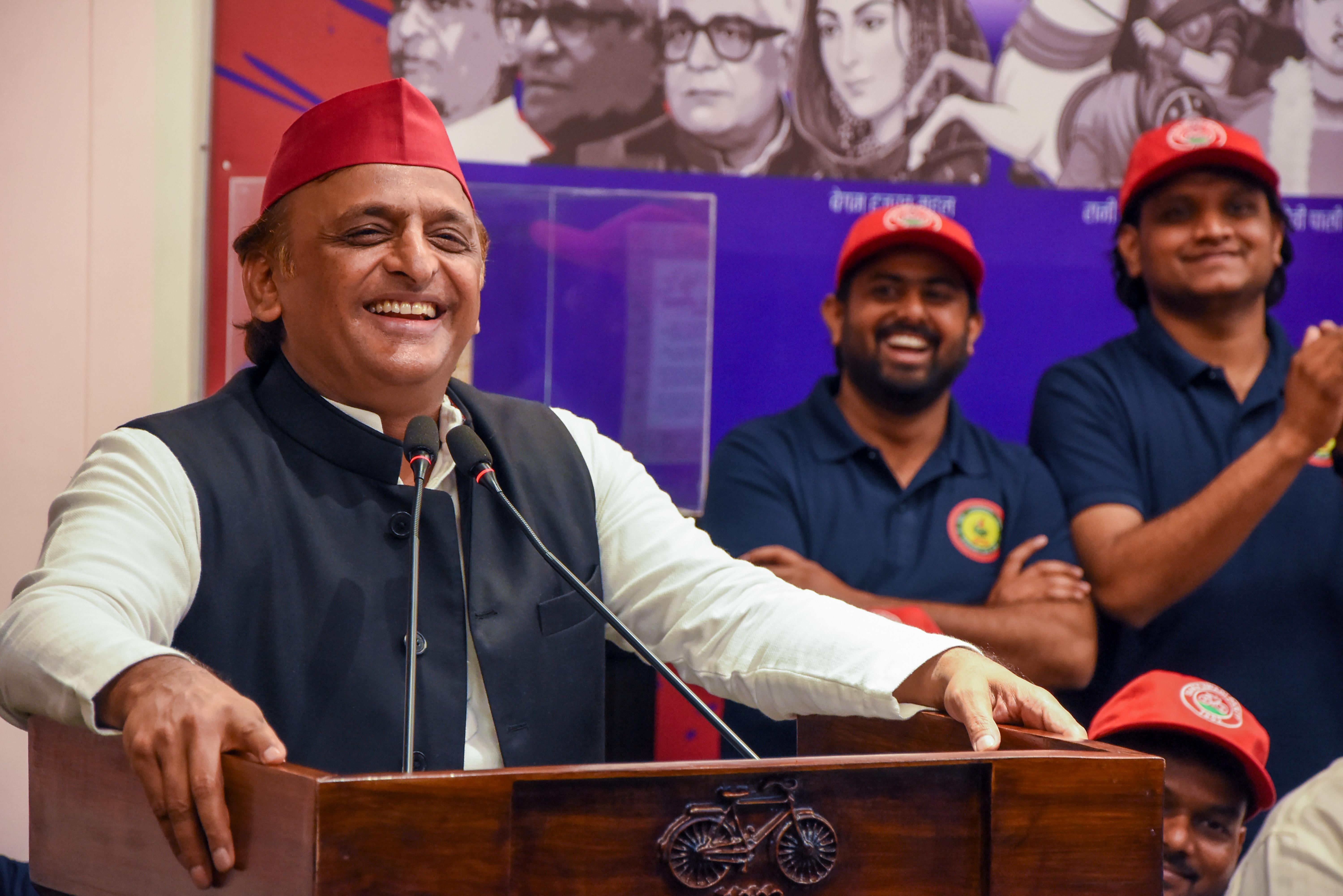 Lucknow: Akhilesh Yadav Addresses Press Conference