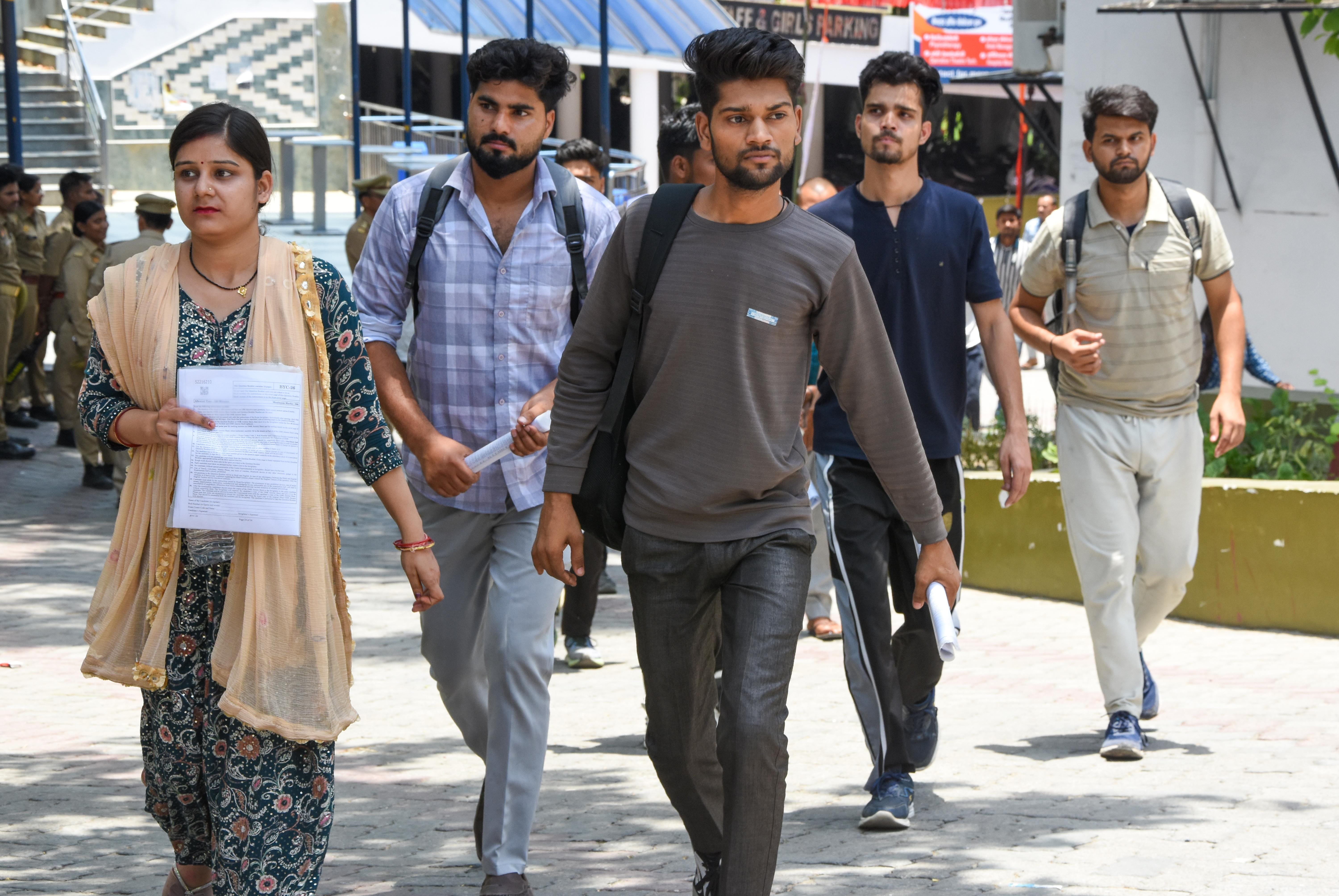 Lucknow: Aspirants Appear for UP Police Constable Recruitment Exam