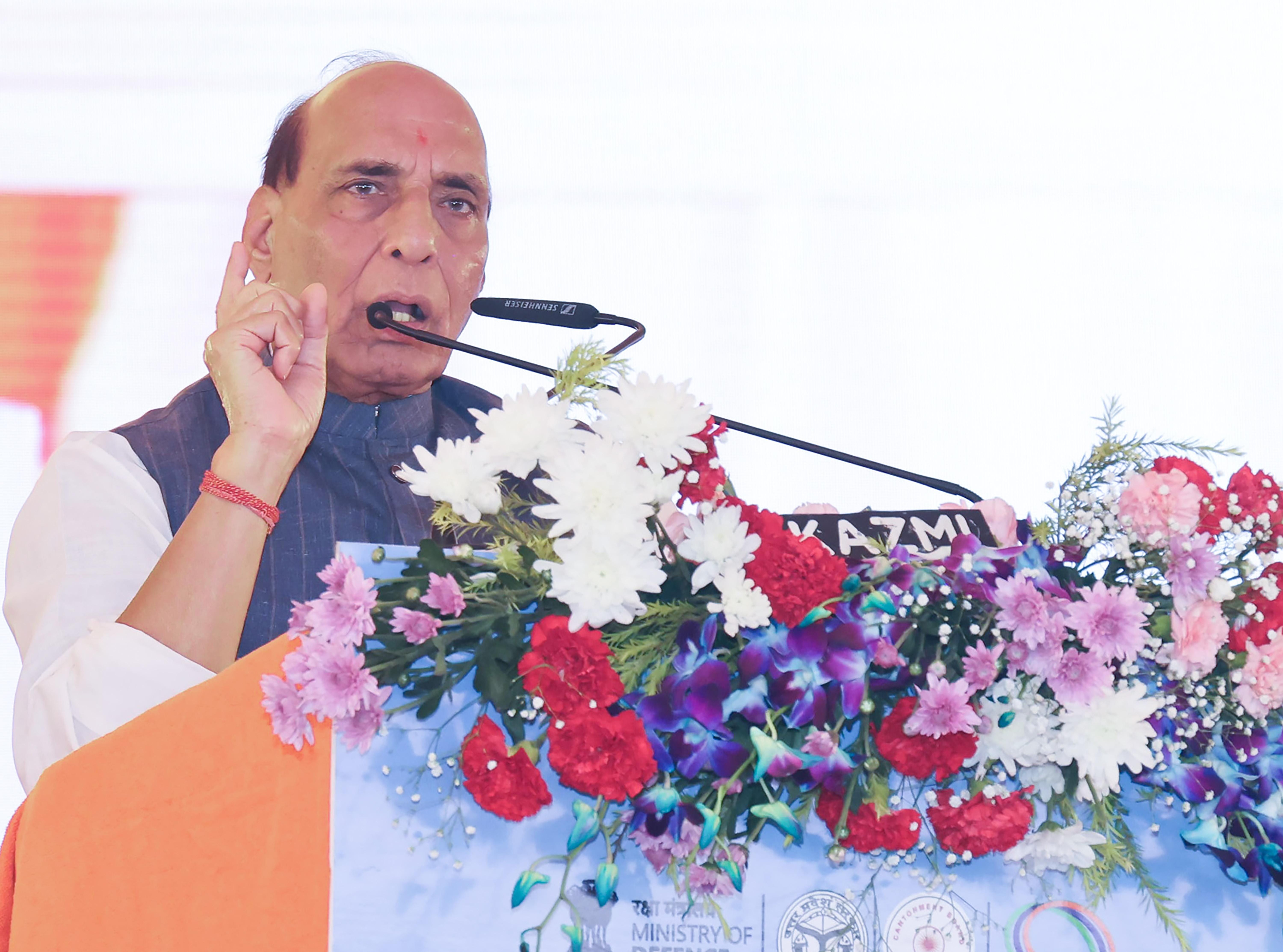 Lucknow: Rajnath Singh lays foundation for development projects