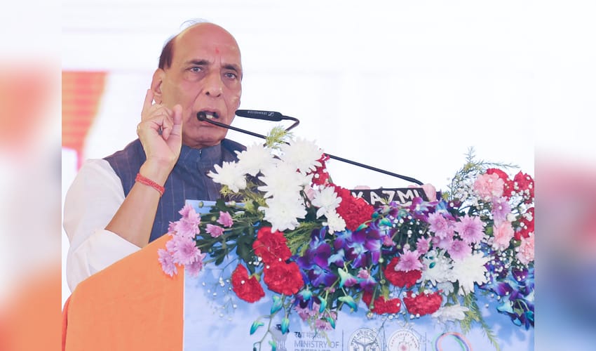 Lucknow: Rajnath Singh lays foundation for development projects
