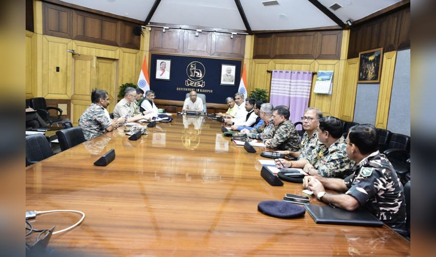 Manipur CM orders stringent action against illegal arms holders sans community