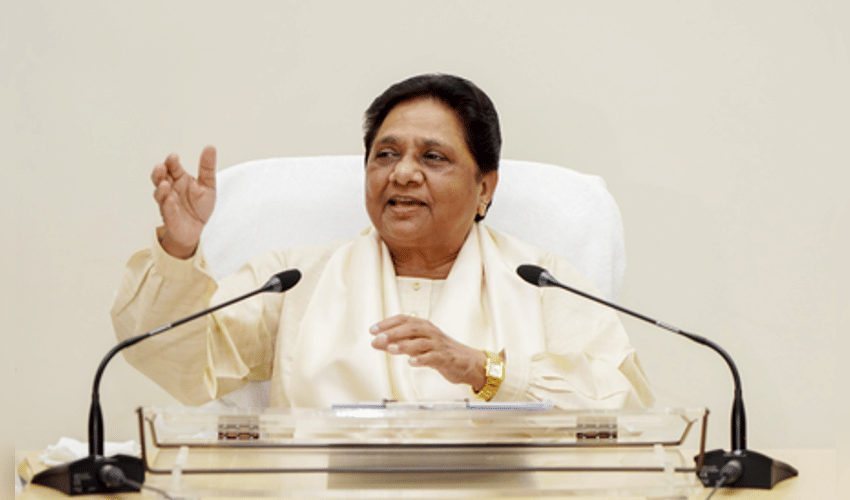 Mayawati hails Pradhan’s resignation, demands action against police over assault on students