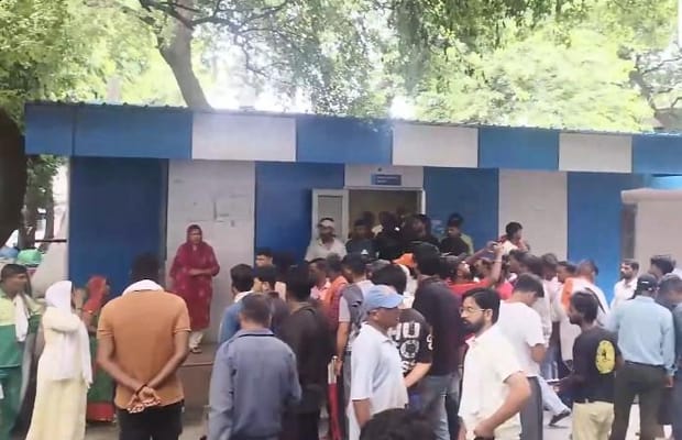 MCD sanitation worker stabbed to death in Delhi's Kalyanpuri; accused at large