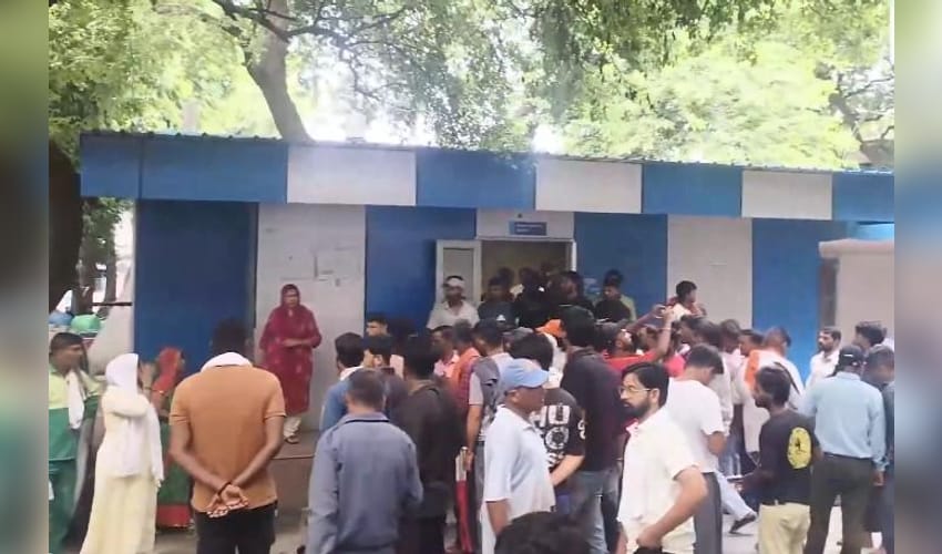 MCD sanitation worker stabbed to death in Delhi's Kalyanpuri; accused at large