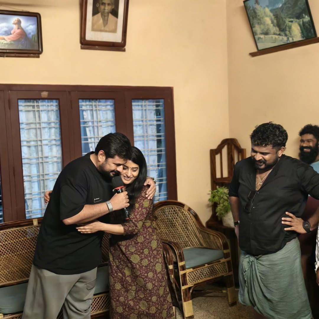 Meera Jasmine wraps up her portions in Mohanlal's 'Athimanoharam' (Photo Credit: Ashiq Usman/Instagram)